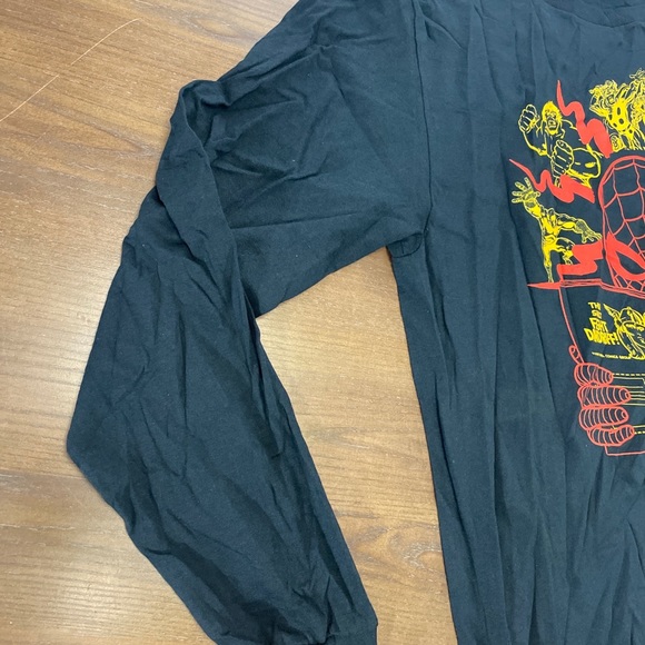 MARVEL Spider Man Lootwear Long sleeve Tee size M NWOT - Picture 5 of 9